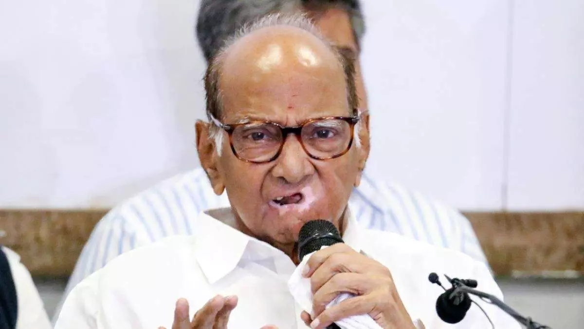 भाजपा विधायक के विवादित बयान पर शरद पवार भड़के भाजपा विधायक के विवादित बयान पर शरद पवार भड़के