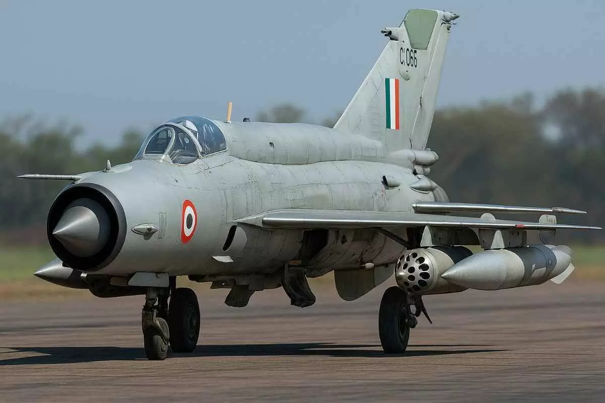 पाकिस्तान के छक्के छुड़ाने वाला MIG-21 हुआ रिटायर, 1963 से कर रहा था देश की सेवा... पाकिस्तान के छक्के छुड़ाने वाला MIG-21 हुआ रिटायर, 1963 से कर रहा था देश की सेवा...