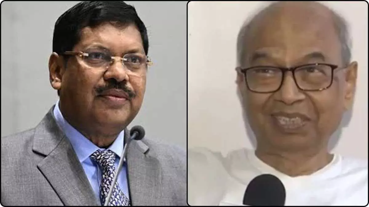 CJI Gavai पर फेंका Rakesh Kishor ने जूता CJI Gavai पर फेंका Rakesh Kishor ने जूता