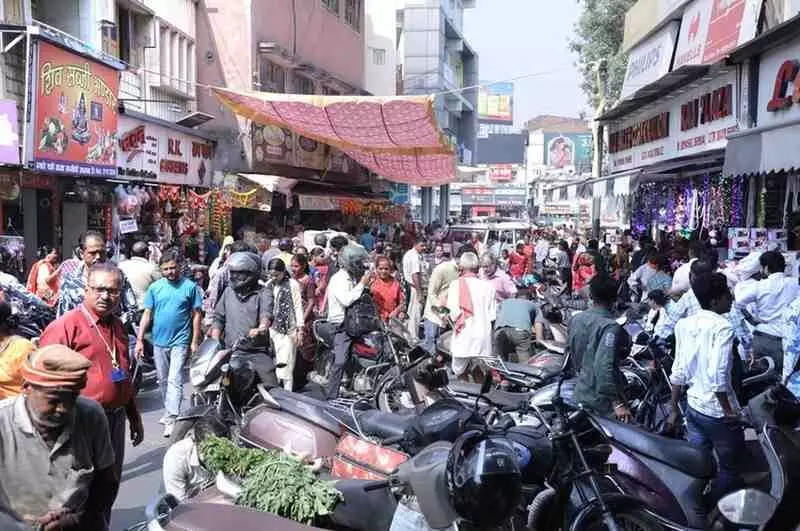 Dhanteras sees heavy shopping, gold and silver markets witness crowds in Udaipur