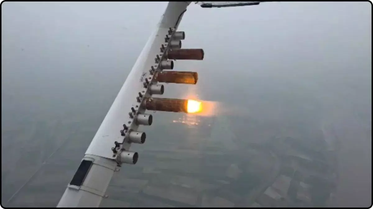 First phase of cloud seeding completed in the capital; meteorological aid will help clean the air. First phase of cloud seeding completed in the capital; meteorological aid will help clean the air.