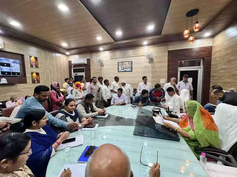 Ajmer District Head Sushil Kanwar Palada conducted weekly public hearing