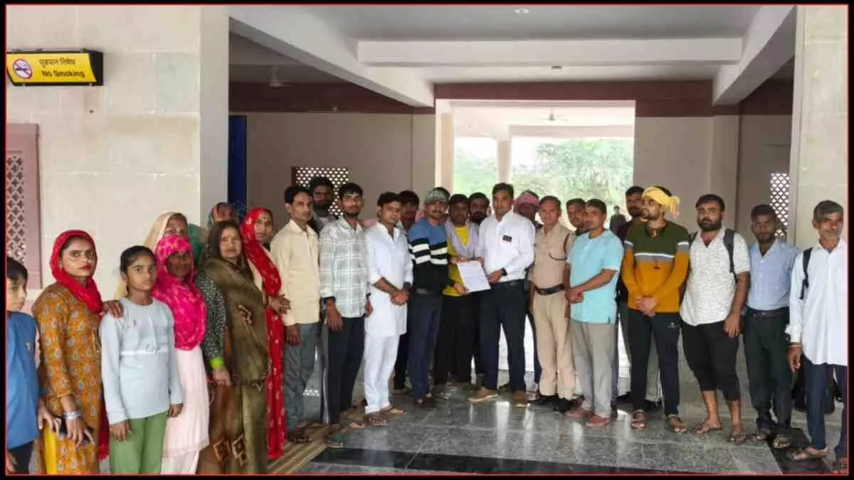 Demand for opening of reservation window at Deeg Railway Station intensifies Demand for opening of reservation window at Deeg Railway Station intensifies
