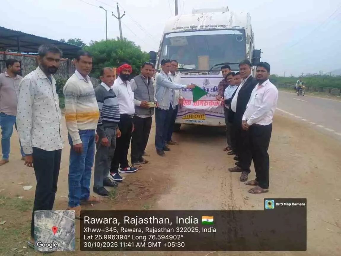 Mobile van flagged off for promotion of legal service schemes in Khandar