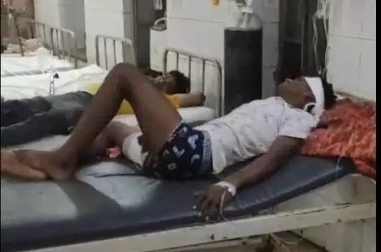Tragic accident on Govardhan Road: Three bike riders seriously injured after being hit by Scorpio Tragic accident on Govardhan Road: Three bike riders seriously injured after being hit by Scorpio