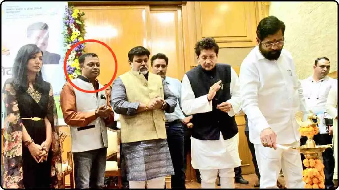 द थर्सडे नाईट का मास्टरमाइंड रोहित आर्या का पूर्व सीएम शिंदे से था ताल्लुकात... द थर्सडे नाईट का मास्टरमाइंड रोहित आर्या का पूर्व सीएम शिंदे से था ताल्लुकात...