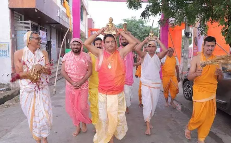 The atmosphere in Riddhi-Siddhi Nagar became emotional The atmosphere in Riddhi-Siddhi Nagar became emotional