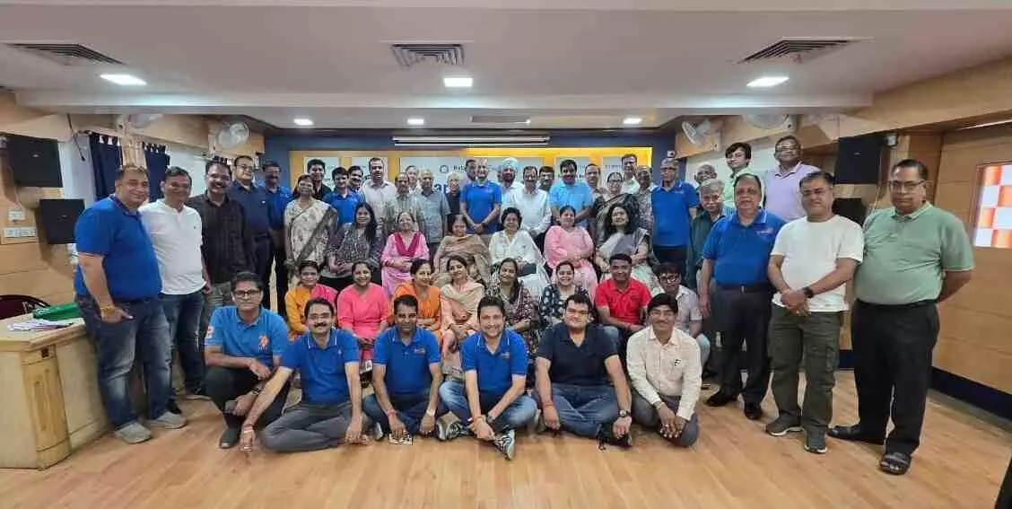 Dr. Saket Goyal An informative lecture on Heart Talk with a Heart Doctor Dr. Saket Goyal An informative lecture on Heart Talk with a Heart Doctor