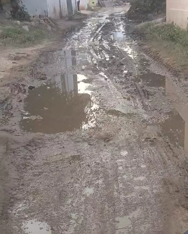 Villagers are troubled by mud, dirt and encroachment Villagers are troubled by mud, dirt and encroachment