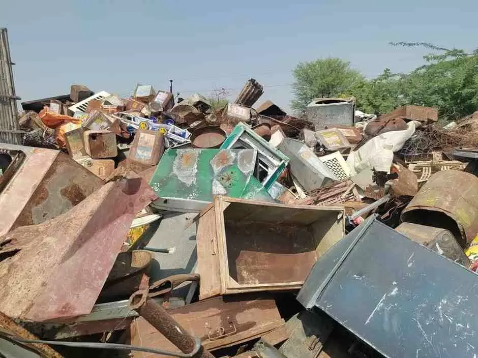 the dustbins of the Swachh Bharat Abhiyan are neglected the dustbins of the Swachh Bharat Abhiyan are neglected