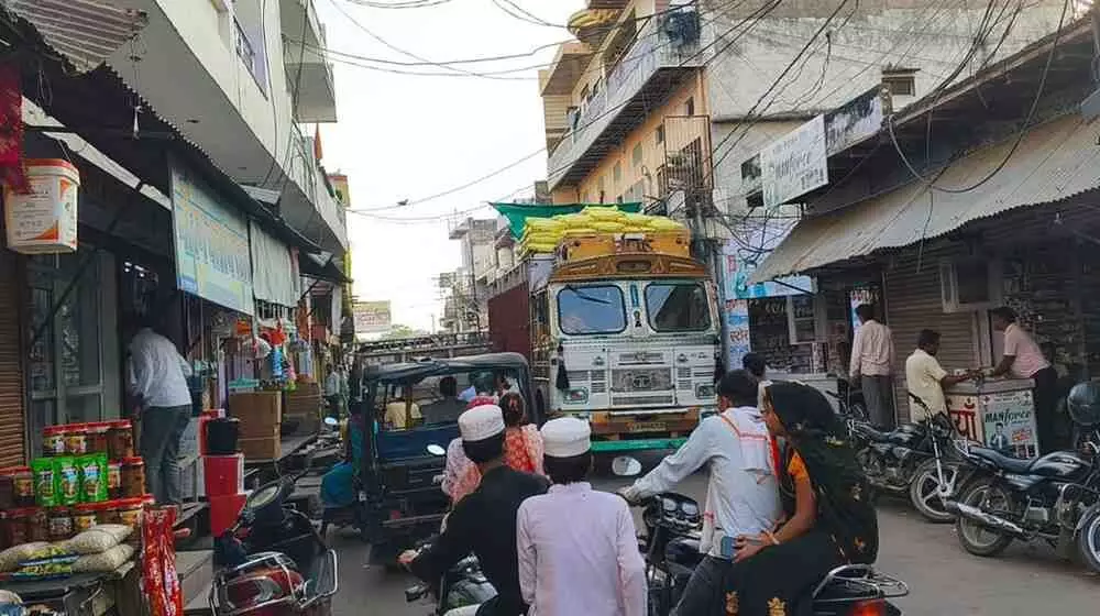 Increasing traffic crisis in Bayana: Increasing traffic crisis in Bayana: