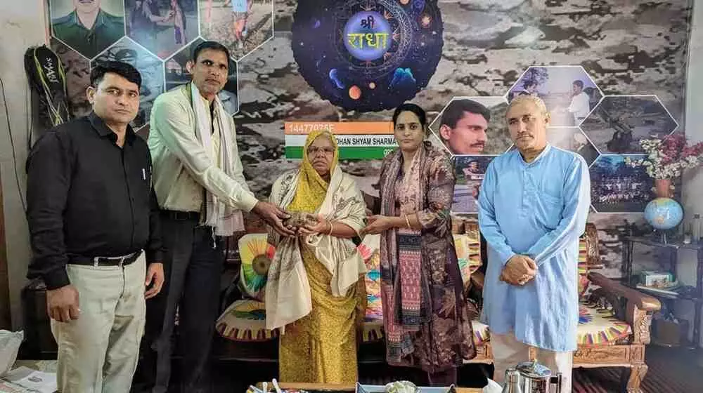 The Deeg administration honored the widows of freedom fighters and paid tribute