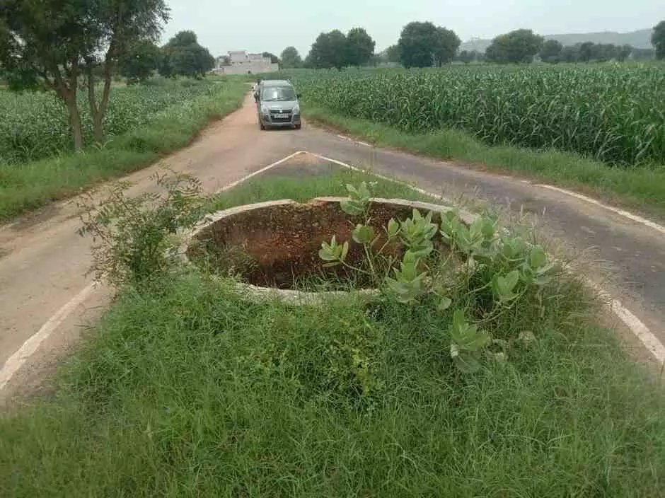 A well of death has formed in the middle of the road A well of death has formed in the middle of the road