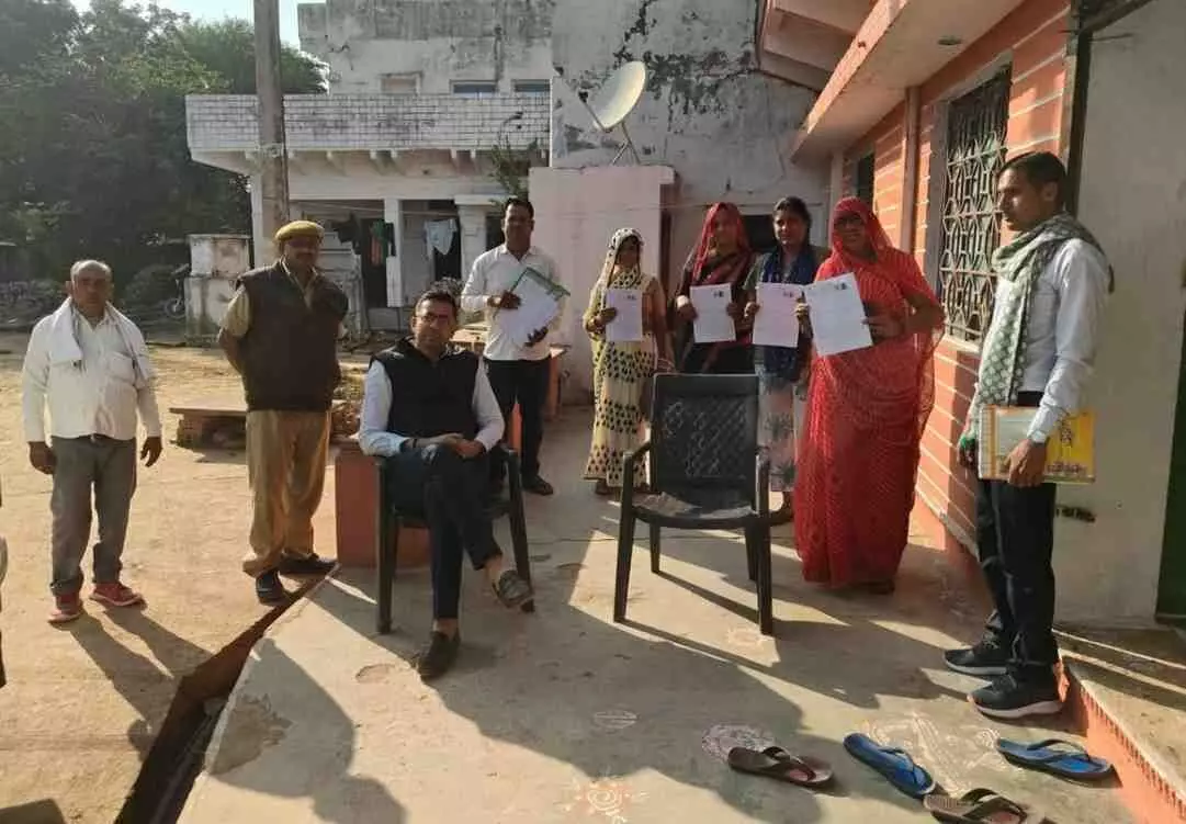 BLOs begin voter count form uploading campaign in Karauli