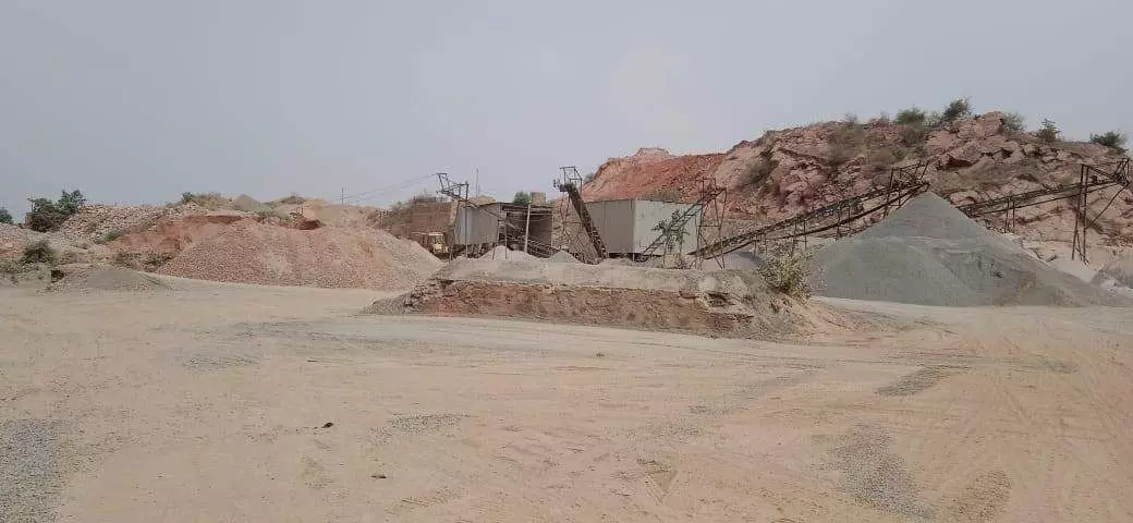 Workers lives at Bhusavar crushers jeopardized: