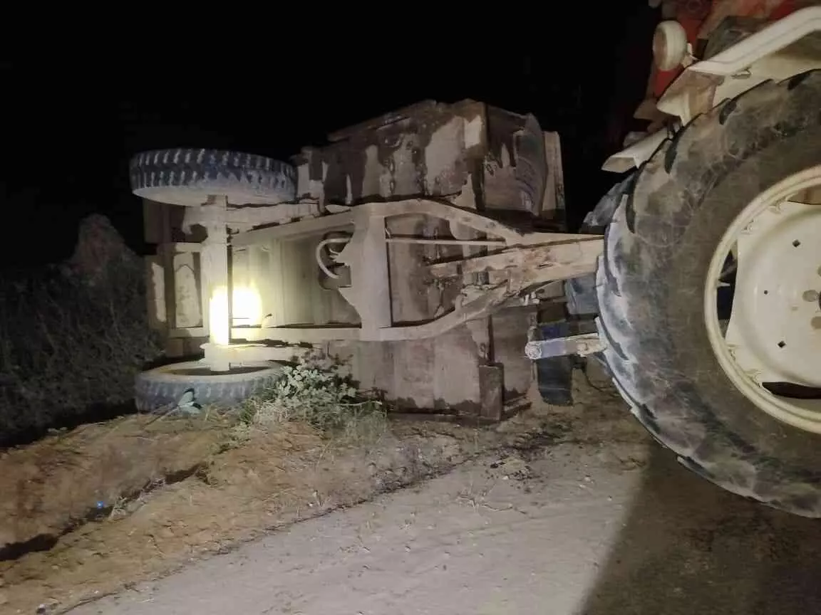 Three injured, one dead in two separate road accidents on Bhusavar road Three injured, one dead in two separate road accidents on Bhusavar road