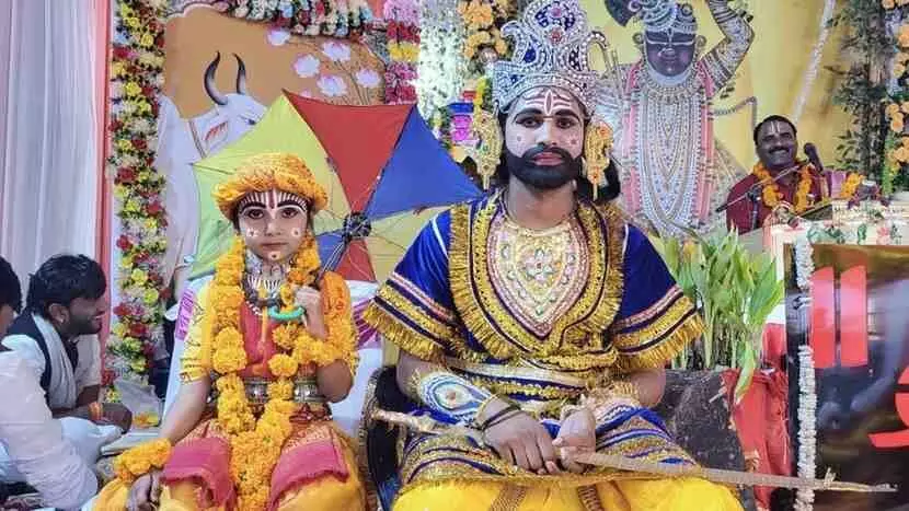 Human welfare is possible only by taking refuge in God: Shastri Jis discourse in Bhagwat Katha Human welfare is possible only by taking refuge in God: Shastri Jis discourse in Bhagwat Katha