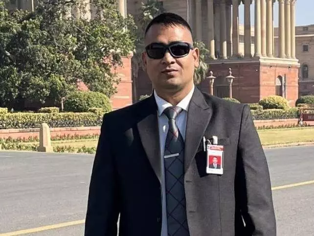 पीएम की सुरक्षा में तैनात SPG कमांडो संजीव तोमर का निधन, मासूम जुड़वा बच्चों के सिर से उठा पिता का साया पीएम की सुरक्षा में तैनात SPG कमांडो संजीव तोमर का निधन, मासूम जुड़वा बच्चों के सिर से उठा पिता का साया