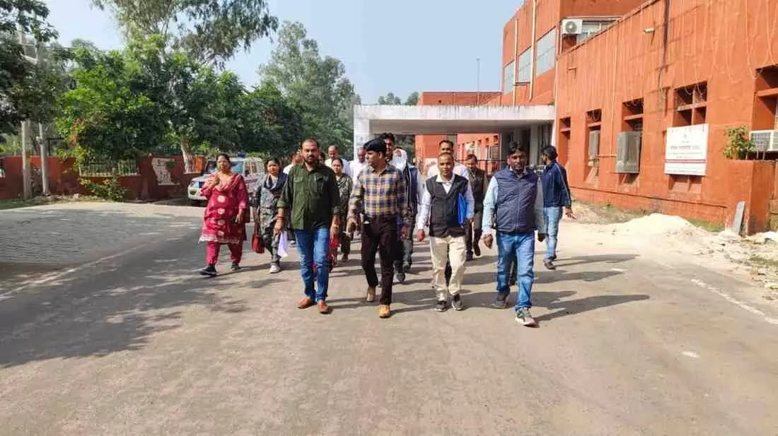 Teachers anger erupted outside the Bharatpur Teachers anger erupted outside the Bharatpur