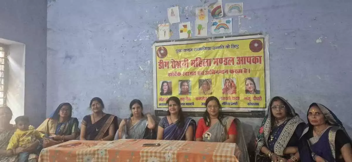 On Childrens Day, Roshni Mahila Mandal distributed
