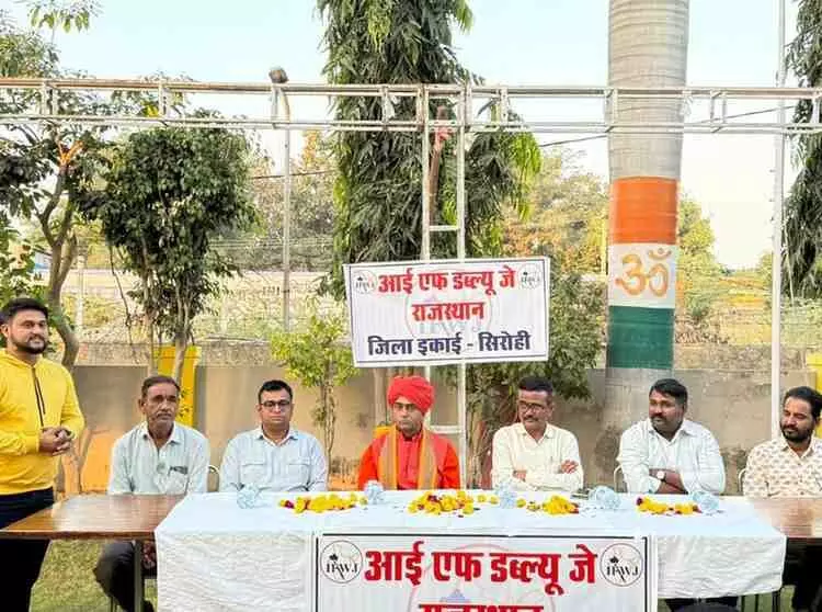 Pokhran MLA Mahant Pratappuri visits Sirohi
