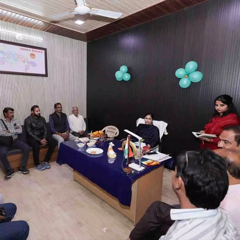 Despite an accident, MLA Dipti Maheshwari Despite an accident, MLA Dipti Maheshwari