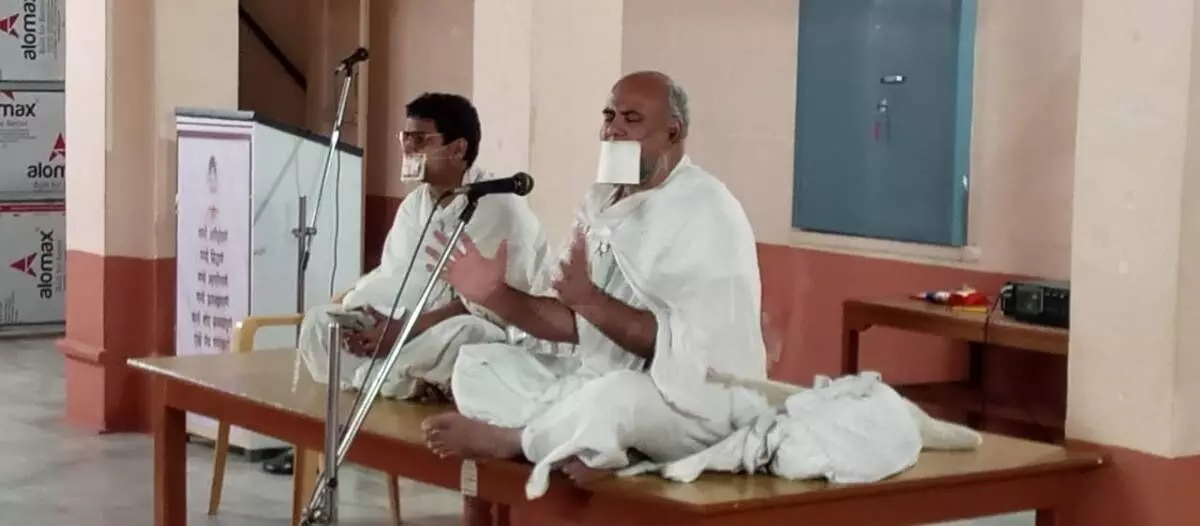 मेवाड़ में गूंजे गुरुवचन: कोमल मुनि महाराज ने अहंकार, क्रोध व मोह पर दिया आत्मजागृति का संदेश मेवाड़ में गूंजे गुरुवचन: कोमल मुनि महाराज ने अहंकार, क्रोध व मोह पर दिया आत्मजागृति का संदेश