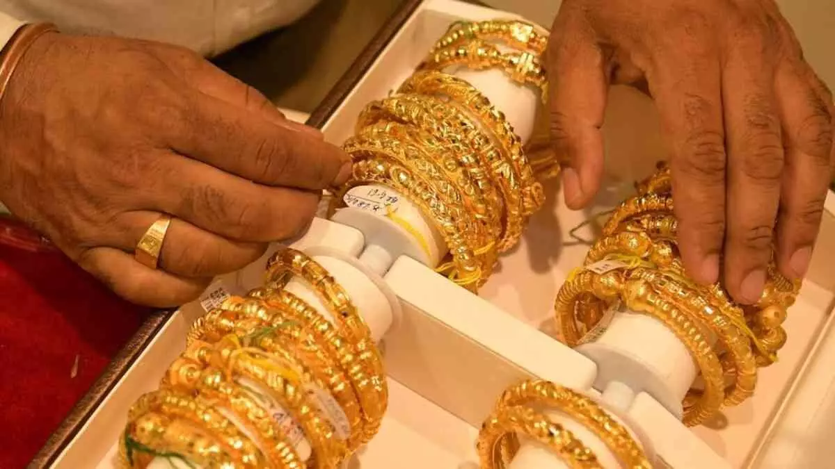 Gold and silver market: 24-carat gold at ₹12,343 per gram, investors cautious Gold and silver market: 24-carat gold at ₹12,343 per gram, investors cautious