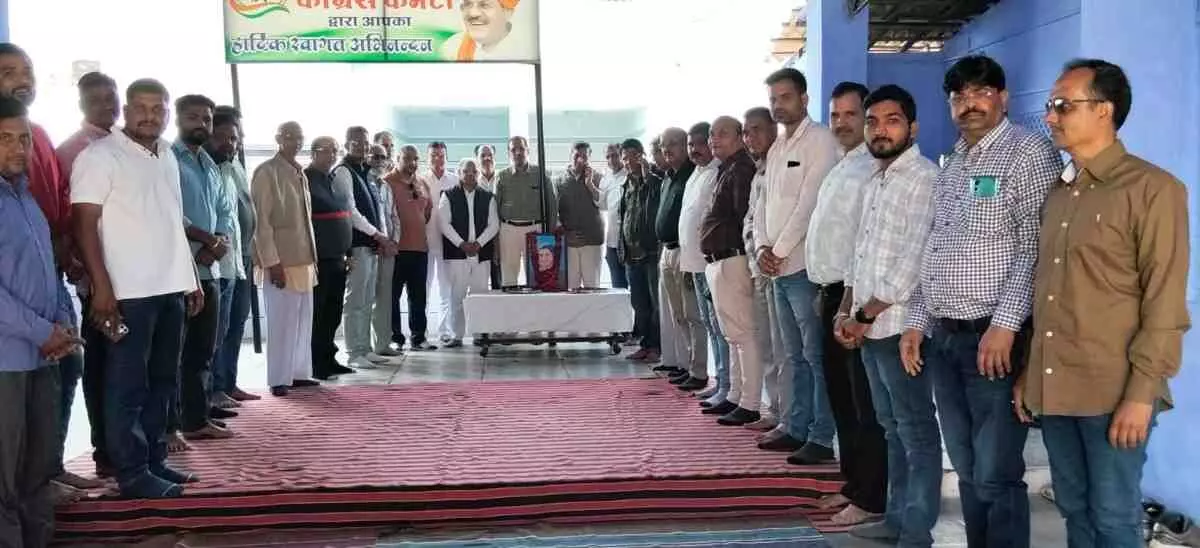 पूर्व प्रधानमंत्री इंदिरा गांधी की जयंती पर कांग्रेस कार्यकर्ताओं ने अर्पित की श्रद्धांजलि, नगर में हुआ भावपूर्ण कार्यक्रम mi पूर्व प्रधानमंत्री इंदिरा गांधी की जयंती पर कांग्रेस कार्यकर्ताओं ने अर्पित की श्रद्धांजलि, नगर में हुआ भावपूर्ण कार्यक्रम mi