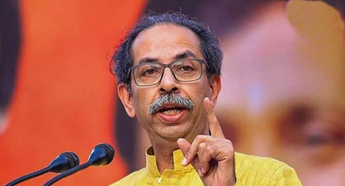 उद्धव ठाकरे ने शिंदे-फडणवीस विवाद पर कसा तंज, सीएम और डिप्टी सीएम के बीच अनबन पर उठाए सवाल उद्धव ठाकरे ने शिंदे-फडणवीस विवाद पर कसा तंज, सीएम और डिप्टी सीएम के बीच अनबन पर उठाए सवाल