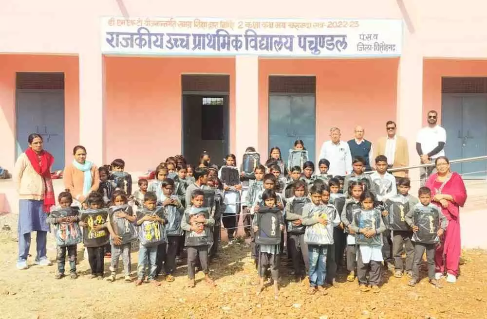 Warmth of humanity in the harsh winter Warmth of humanity in the harsh winter