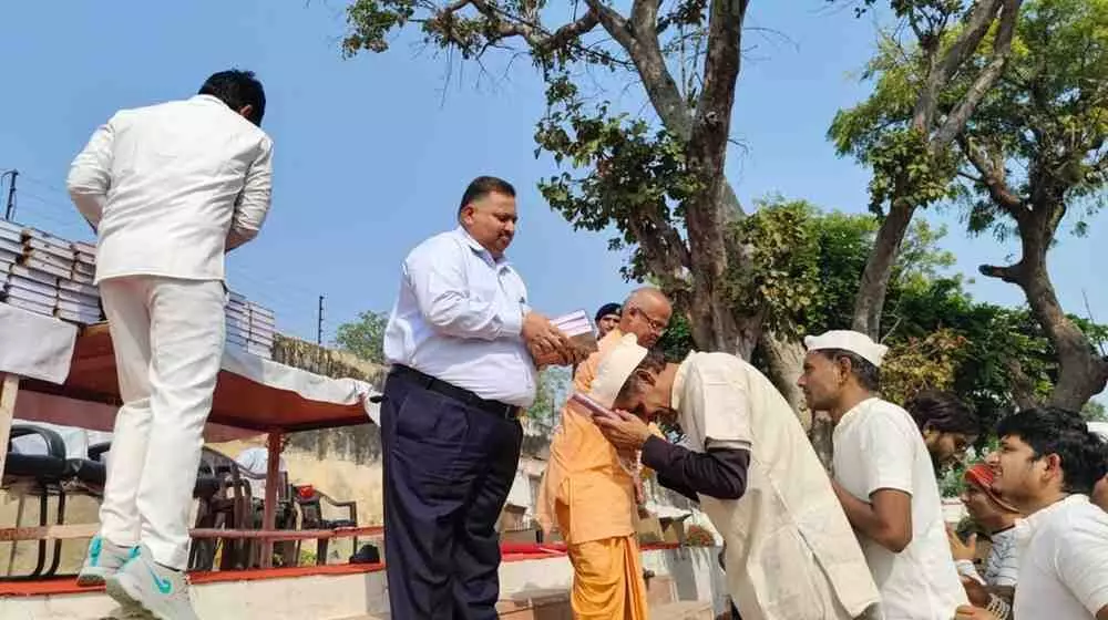 भरतपुर सेवर जेल में 500 कैदियों को श्रीमद भागवत गीता वितरण, जीवन में सकारात्मक बदलाव भरतपुर सेवर जेल में 500 कैदियों को श्रीमद भागवत गीता वितरण, जीवन में सकारात्मक बदलाव