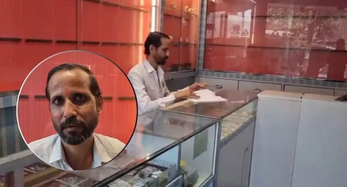 Robbery at Varahi Jewellers in Thakurli Robbery at Varahi Jewellers in Thakurli