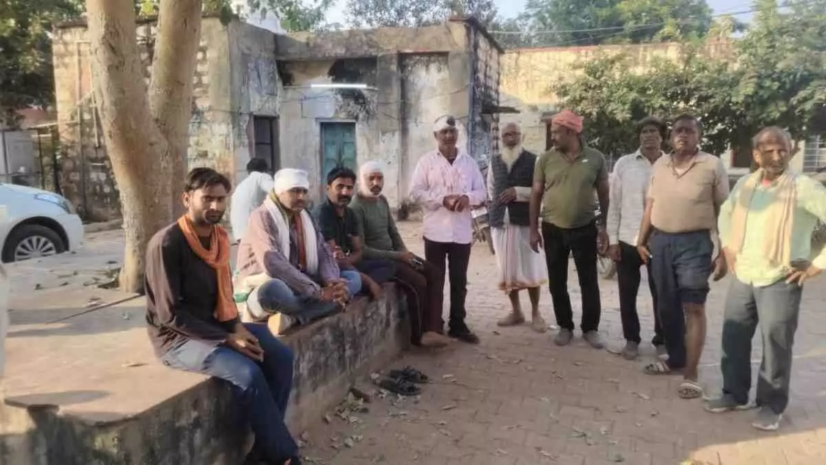 Chaos erupts in Gopalpur over pasture land dispute; two sides clash with sticks and weapons, leaving half a dozen injured. Chaos erupts in Gopalpur over pasture land dispute; two sides clash with sticks and weapons, leaving half a dozen injured.
