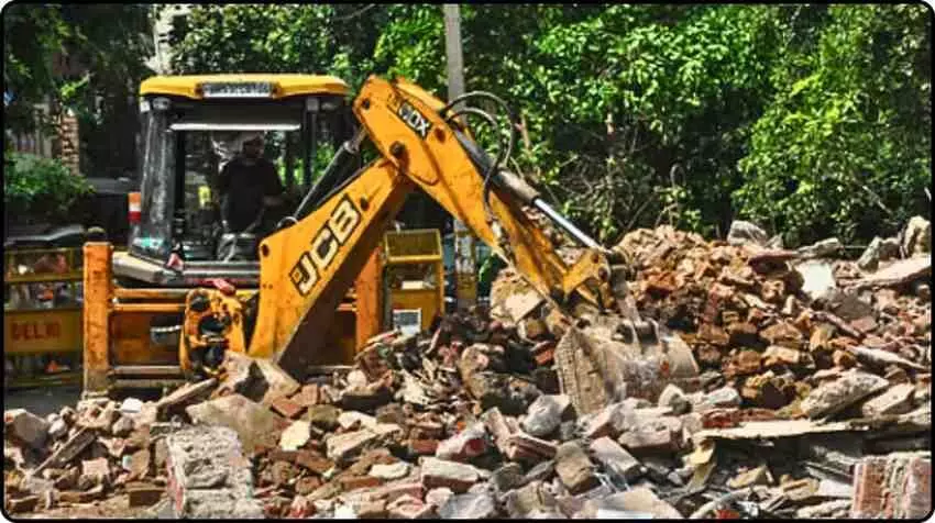 Ahmedabad: AMC demolishes large-scale illegal constructions, municipal corporation issues legal notices and relief measures