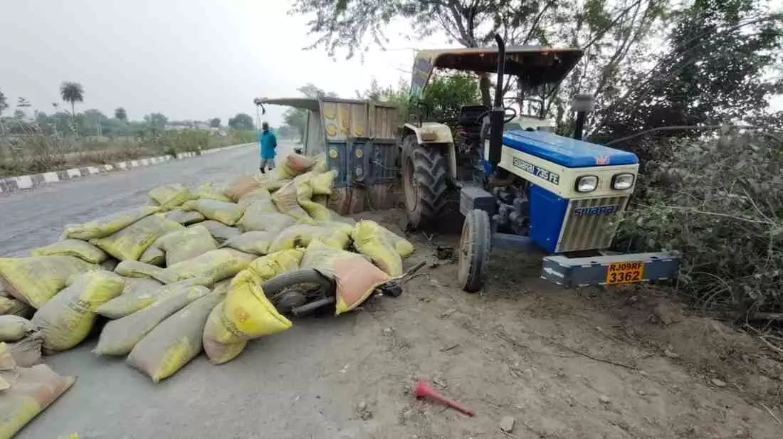 Tractor-trolley overturns, Tractor-trolley overturns,
