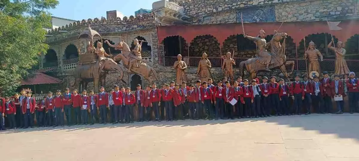 Educational tour of students of Jawahar Educational tour of students of Jawahar