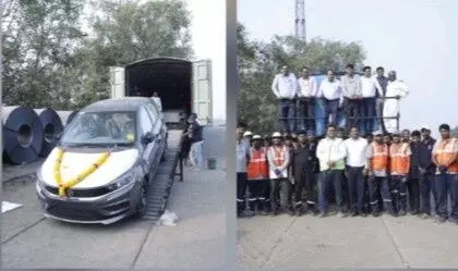 मुंबई पोर्ट पर रचा इतिहास: गुजरात से 120 टाटा टियागो कारों की पहली रेल-मार्ग से एंट्री, दक्षिण अफ्रीका के डरबन के लिए निर्यात शुरू