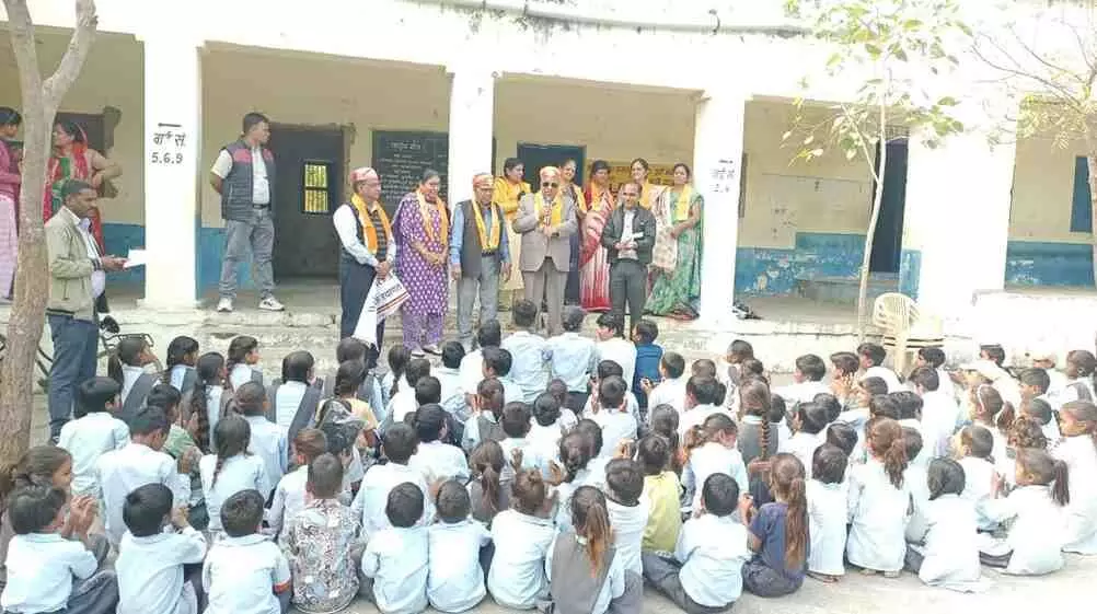 Sweater distribution ceremony in Gupdi,