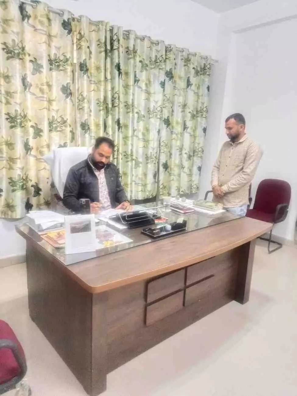 Rabi crops in danger due to acute shortage of urea, Rabi crops in danger due to acute shortage of urea,
