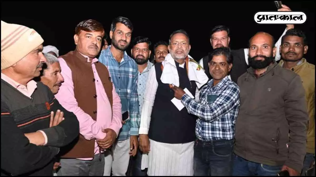 Energy Minister Nagar arrived late at night