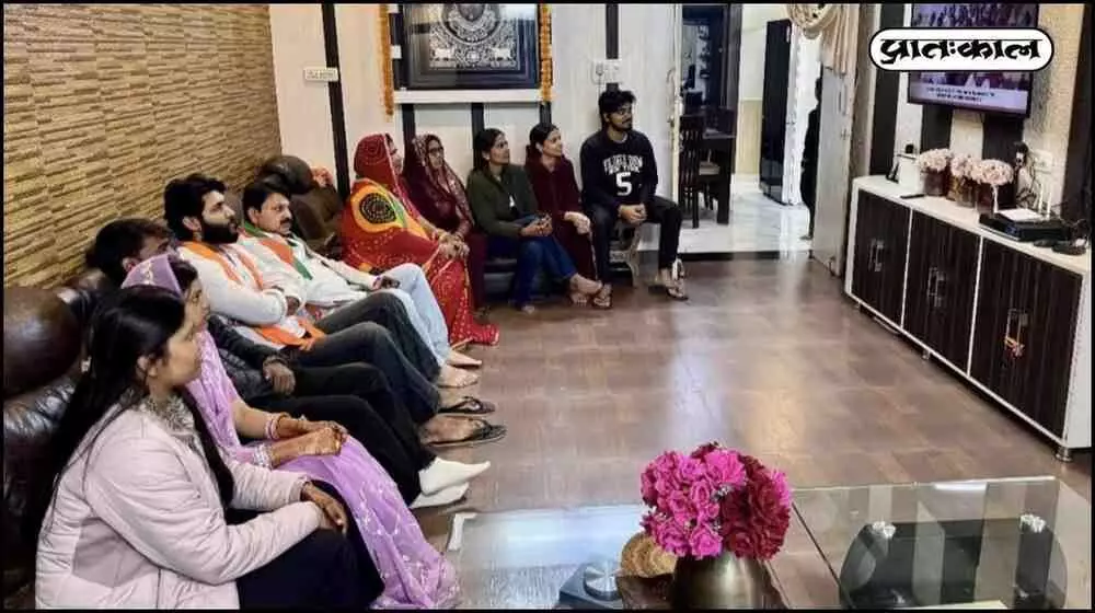 BJP workers across the district collectively listened to the 128th episode BJP workers across the district collectively listened to the 128th episode