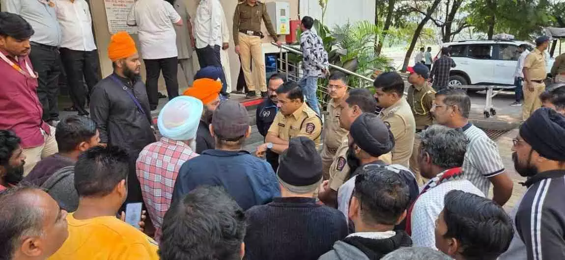 Dhule Gurdwara head attacked with sword, panic spreads in the city Dhule Gurdwara head attacked with sword, panic spreads in the city