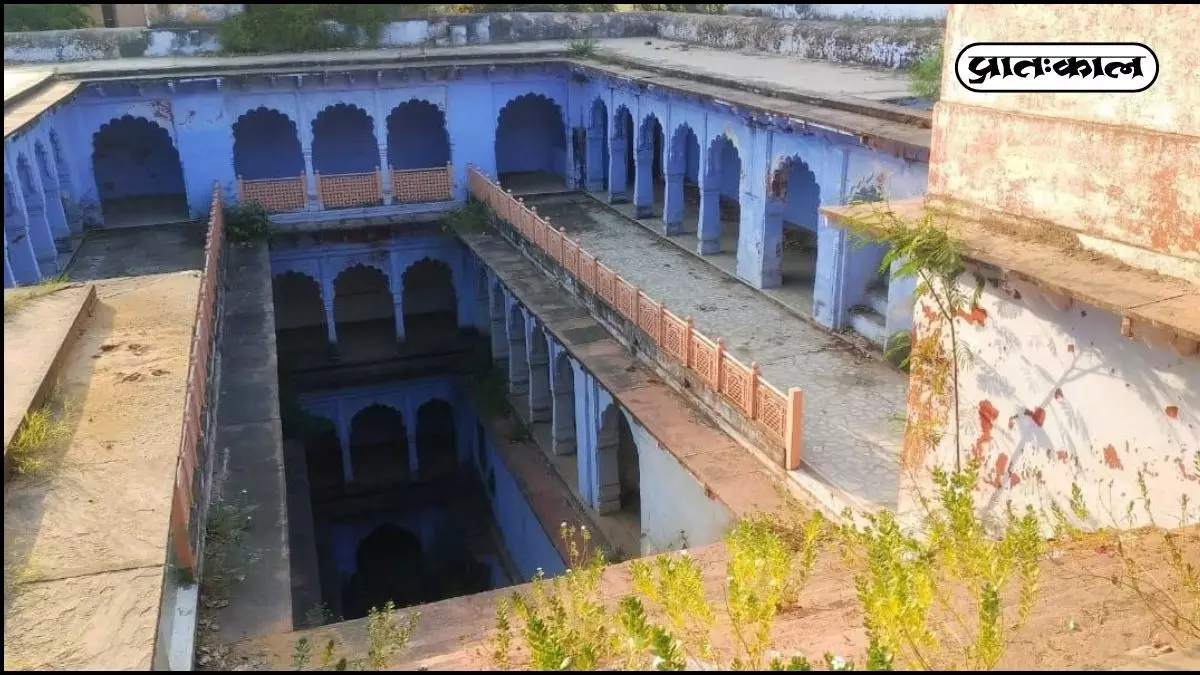 The existence of the princely era stepwell is in danger, The existence of the princely era stepwell is in danger,