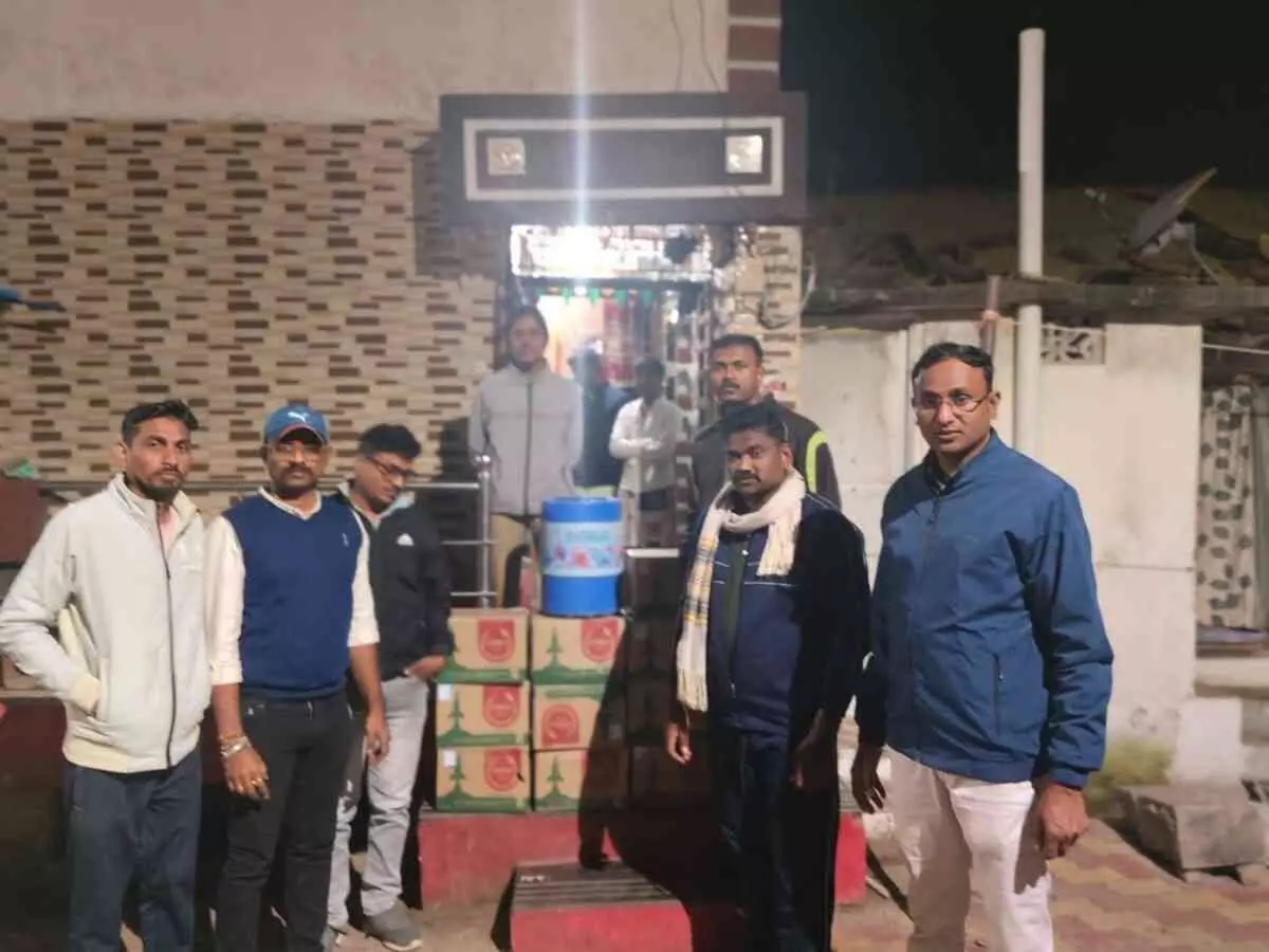 Warora police take major action against illegal liquor sales. Six accused have been booked, and goods worth 1.78 lakh rupees have been seized. Warora police take major action against illegal liquor sales. Six accused have been booked, and goods worth 1.78 lakh rupees have been seized.