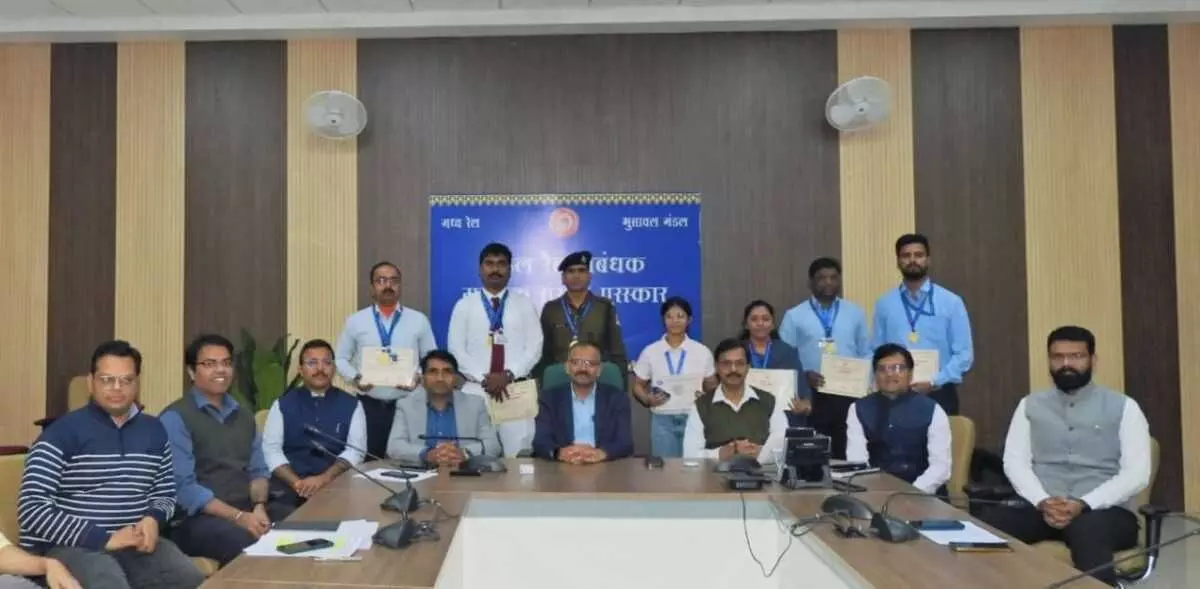 Dedication towards safety recognized in Bhusaval Railway Department,