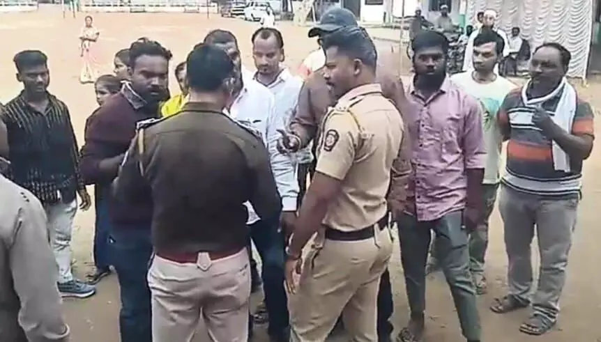 Allegations of rigging in Chandurbazar Municipal Council elections; voting concludes in a tense atmosphere amid police intervention. Allegations of rigging in Chandurbazar Municipal Council elections; voting concludes in a tense atmosphere amid police intervention.