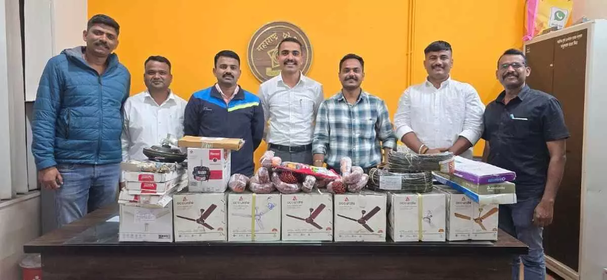 Nandurbar: Police solved two major theft cases, arrested three children and two accused. Nandurbar: Police solved two major theft cases, arrested three children and two accused.