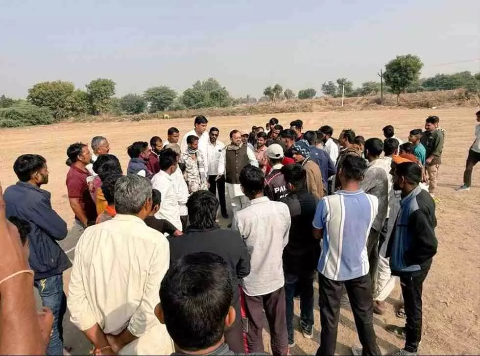 Former MLA Sanyam Lodha inaugurated the Mama Dhani Cricket Tournament.