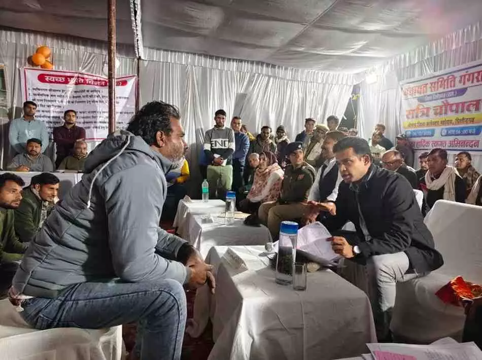The District Collector organized a night meeting in Sudari to listen to the problems The District Collector organized a night meeting in Sudari to listen to the problems